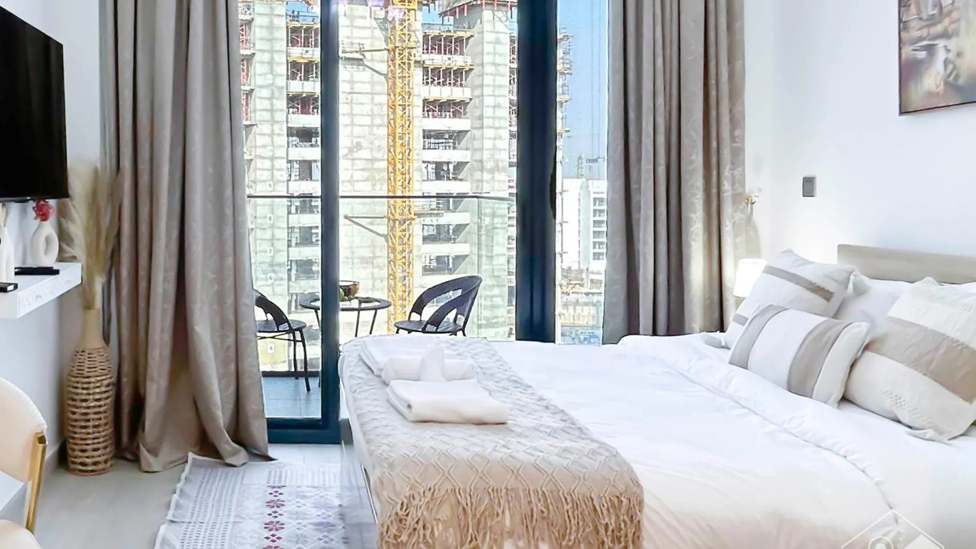 Studio In Azizi Riviera Comfort And Convenience Dubai