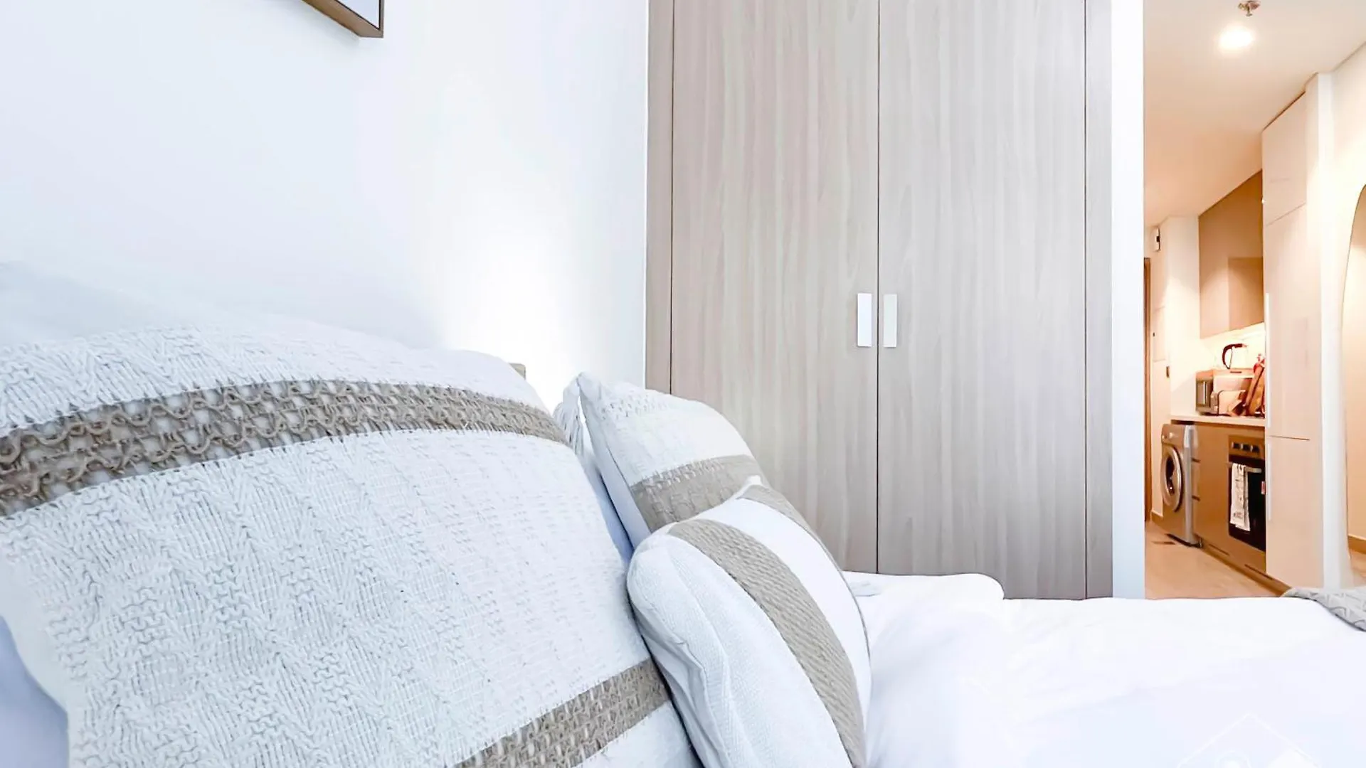 Studio In Azizi Riviera Comfort And Convenience ドバイ アパート